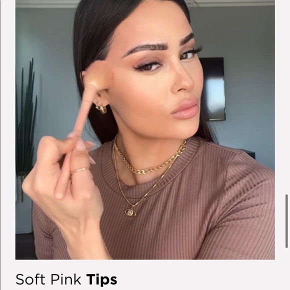 Dominique Cream Blush - Soft Pink. New unopened - Picture 6 of 9